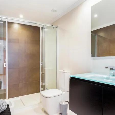 Snazzy Varandas Do Castelo One Bedroom With Sea View Sleeps 2 * 알부페이라