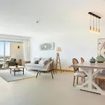 Snazzy Varandas Do Castelo One Bedroom With Sea View Sleeps 2 알부페이라