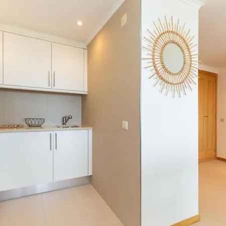 Snazzy Varandas Do Castelo One Bedroom With Sea View Sleeps 2 *