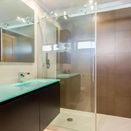 Snazzy Varandas Do Castelo One Bedroom With Sea View Sleeps 2 Appartamento