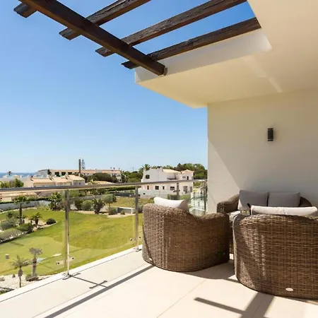 Snazzy Varandas Do Castelo One Bedroom With Sea View Sleeps 2 * 알부페이라