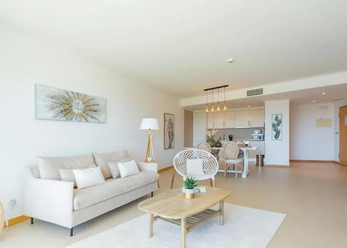 Apartamento Snazzy Varandas Do Castelo One Bedroom With Sea View Sleeps 2