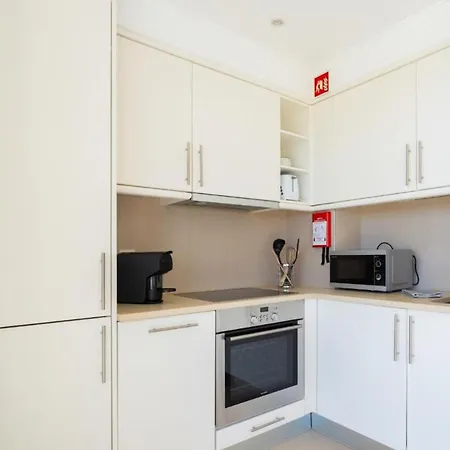 Apartment Snazzy Varandas Do Castelo One Bedroom With Sea View Sleeps 2