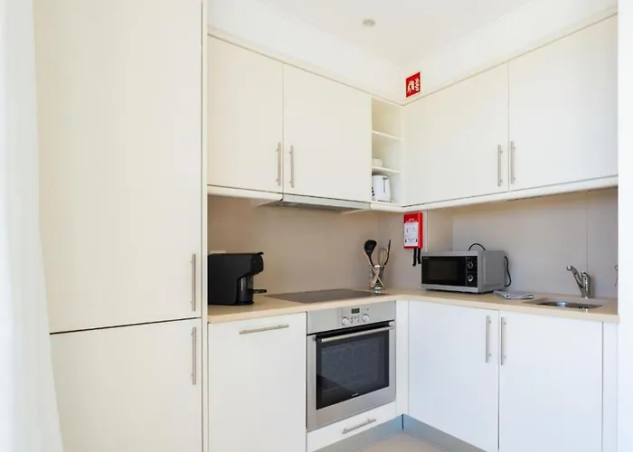 Apartment Snazzy Varandas Do Castelo One Bedroom With Sea View Sleeps 2