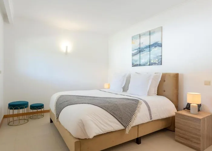 Apartment Snazzy Varandas Do Castelo One Bedroom With Sea View Sleeps 2 *