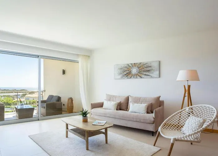 Snazzy Varandas Do Castelo One Bedroom With Sea View Sleeps 2 Albufeira