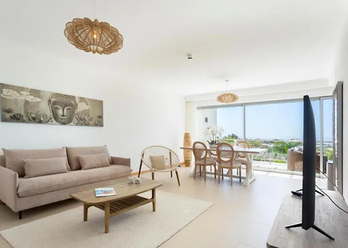 Snazzy Varandas Do Castelo One Bedroom With Sea View Sleeps 2 Apartment *